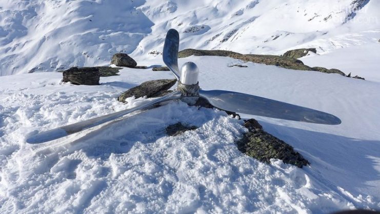 In 2012, the Gauli Glacier revealed its first large part of the crashed C-53. This is the Hamilton Standard Propeller in a shiny state, found with no traces of corrosion. That was a real trophy popping up from the freezer box below, and there came soon more to follow from the shrinking glacier, that seems to have entered an accelerating pace of losing its volume and weight. (Photo Skitourguru.com)