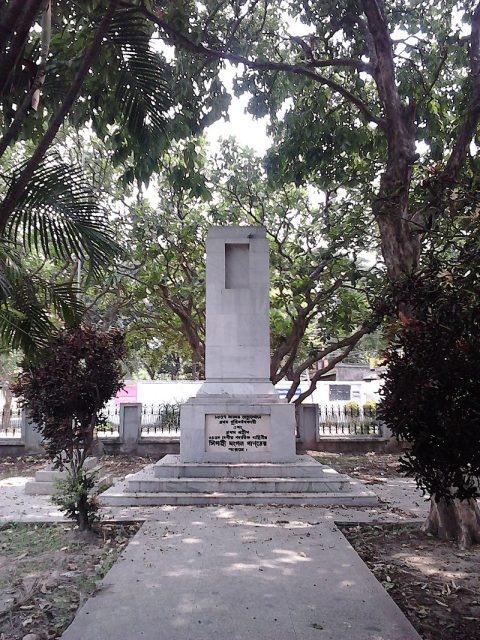 The Mangal Pandey cenotaph. By Biswarup Ganguly-CC BY 3.0