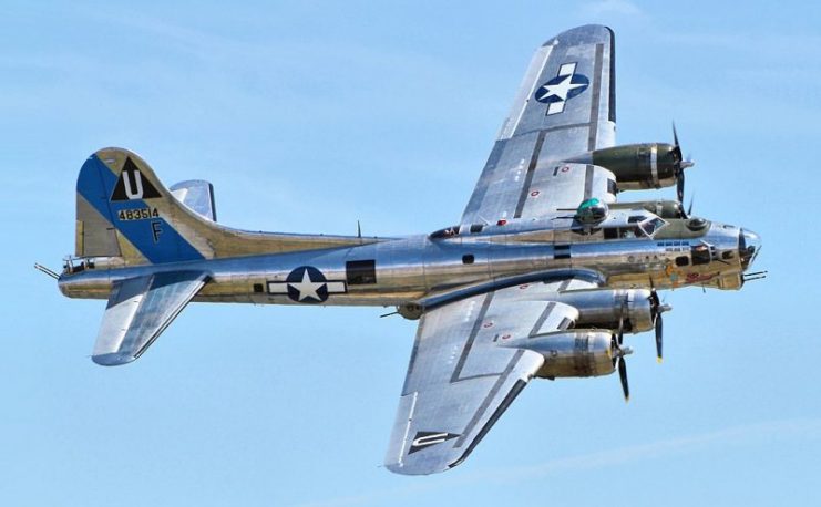 A B-17 performing at the 2014 Chino Airshow.Photo Jacek Halick CC BY-SA 2.0