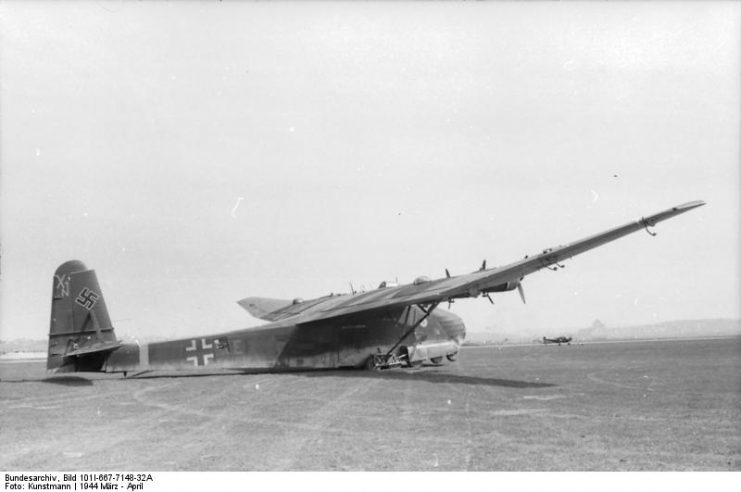 Me 323 Gigant in Russia, c. 1944. Photo: Bundesarchiv, Bild 101I-667-7148-32A / Kunstmann / CC-BY-SA 3.0.