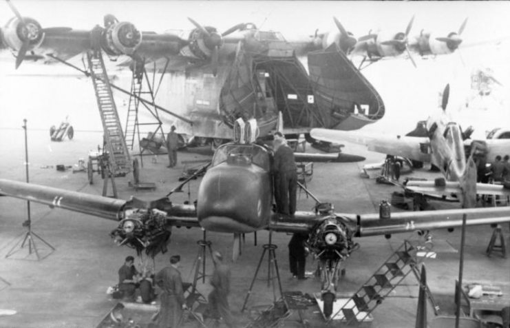 Me 323 and Fw 58 during repairs. Photo: Bundesarchiv, Bild 101I-670-7418-33 / Sierstoopff (pp) / CC-BY-SA 3.0.