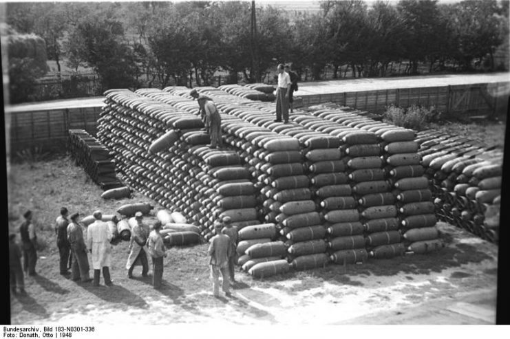 German WW2- era aerial bombs. Photo: Bundesarchiv, Bild 183-N0301-336 / Donath, Otto / CC-BY-SA 3.0