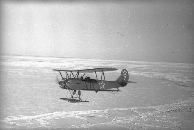 Po-2 with Skis for landing in the snow