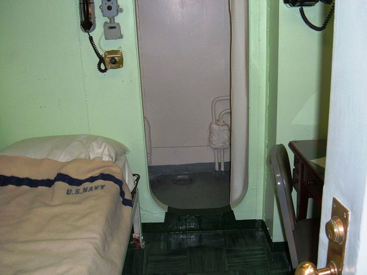 Captain’s Cabin USS Hornet – BrokenSphere CC BY-SA 3.0