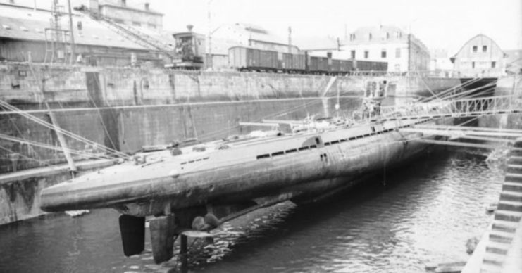 U-37, a U-boat very similar to U-123 at Lorient in 1940. Note the twin rudders.Photo Jezhotwells CC BY-SA 3.0