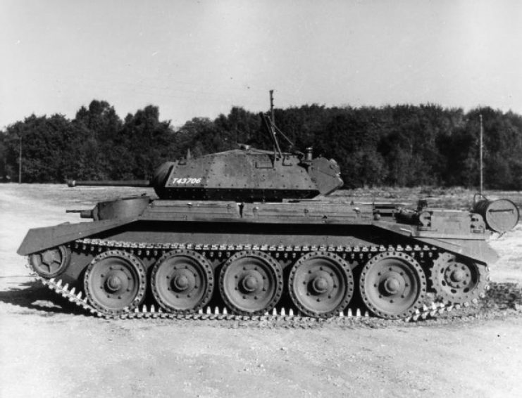 Crusader I with its auxiliary turret in place