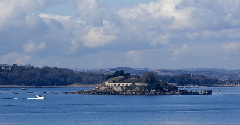 Drake's Island in Plymouth Sound, Devon, UK. Herbythyme - CC BY-SA 4.0