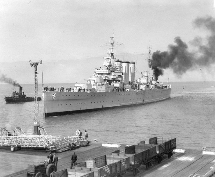 HMAS Australia arriving at Station Pier, Port Melbourne.