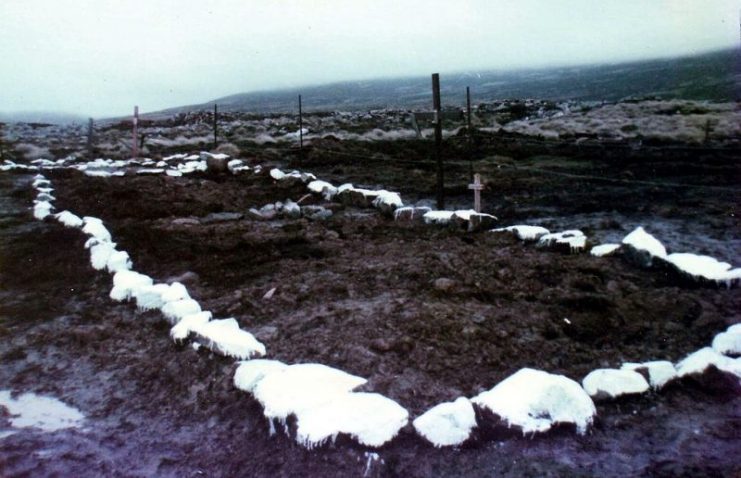 Initial burial place of British casualties at Ajax Bay.Photo Ken Griffiths CC BY-SA 3.0