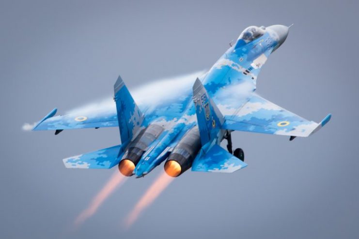 https://www.istockphoto.com/photo/ex-russian-soviet-cold-war-ukrainian-sukhoi-su-27-flanker-displays-at-the-fairford-gm828775722-134862671