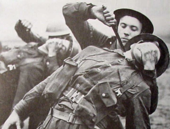 British commandos train with the Fairbairn-Sykes Fighting Knife during World War II.