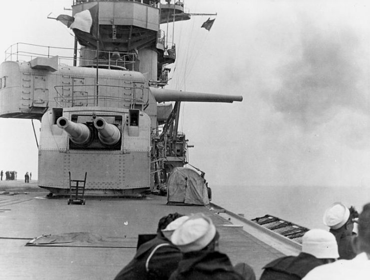 Lexington firing her eight-inch guns, 1928