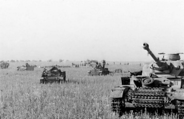 Panzer IIIs and IVs on the southern side of the Kursk salient at the start of Operation Citadel. By RIA Novosti archive, image #4408 / N. Bode / CC-BY-SA 3.0