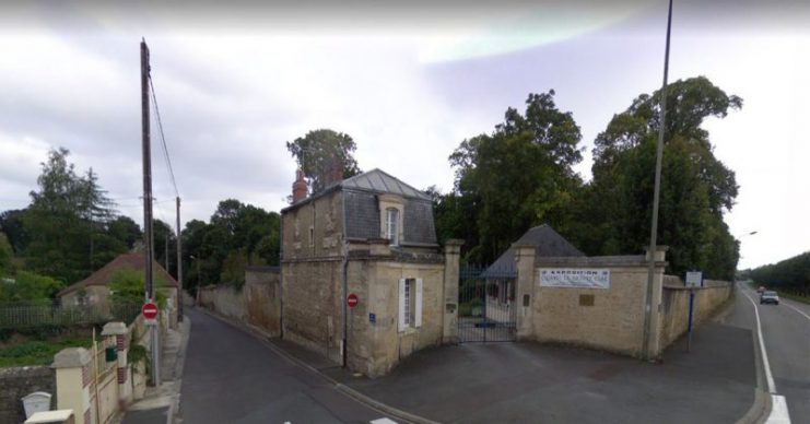 The entrance to Chateau De Benouville is very distinctive. The gatehouse hasn’t changed that much since 1944 but the area around has been completely modernized. The road on the left leading to Caen was ruled out for filming for the 21st Panzer battle scenes