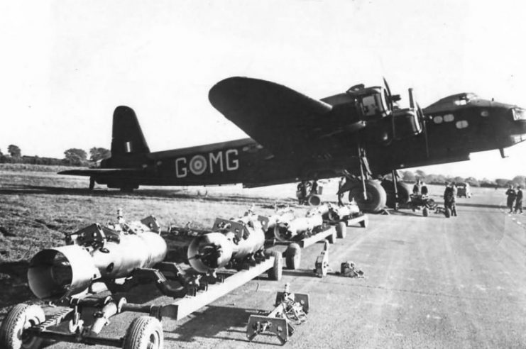 Short Stirling Mk I of No. 7 Squadron RAF N3643 MG-G 1941