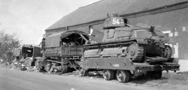 Somua S-35 number 54 on trailer