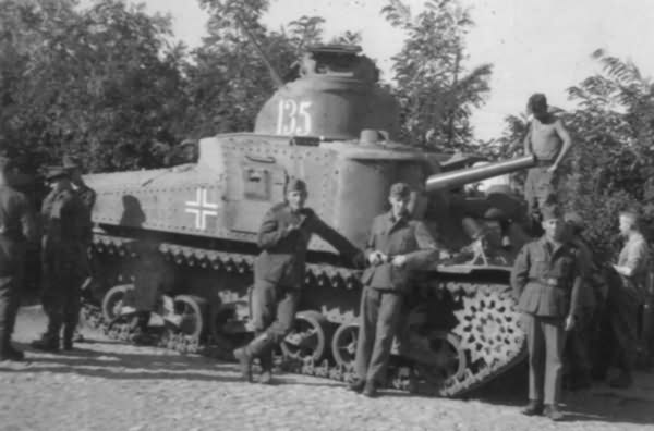 Soviet M3 Lee tank. number 135 – Eastern Front