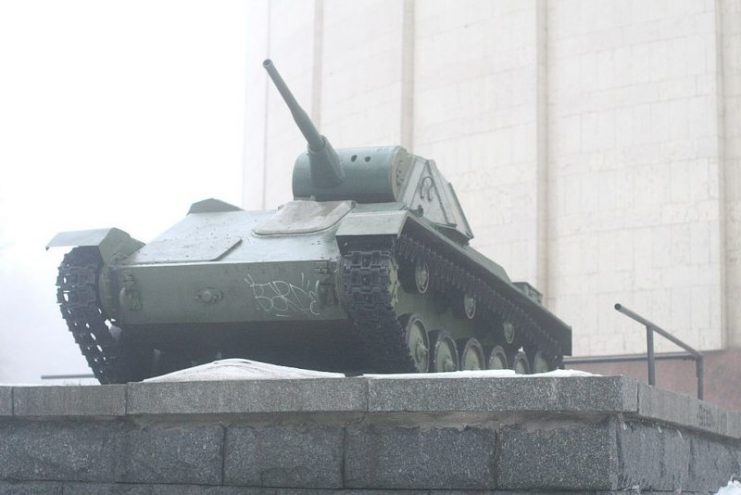 T-70 light tank next to the Diorama Building in Karla Marksa Prospect, Dnepropetrovsk.Photo Rowland Goodman CC BY 3.0