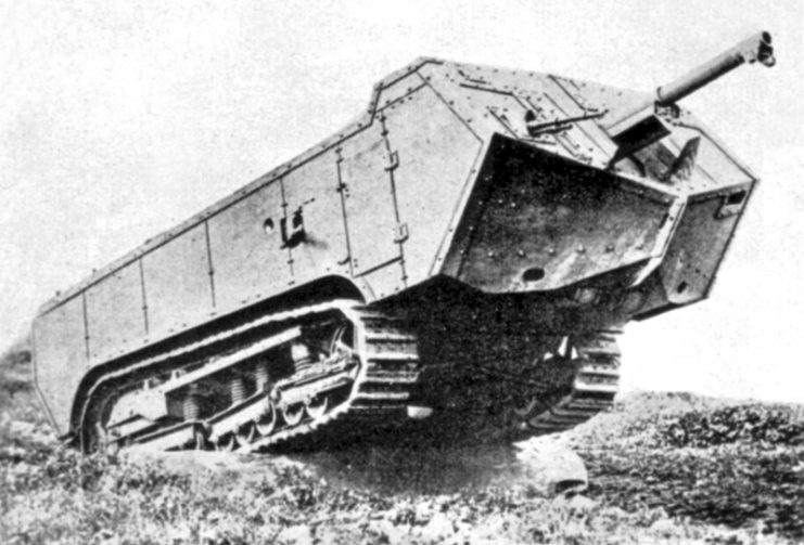 The Char Saint-Chamond showing the overhanging front hull and the later M.1897 75 mm field gun