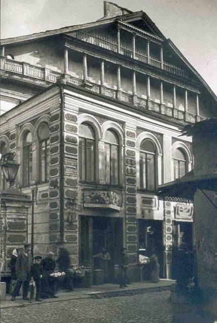The great synagogue of Vilna (Vilnius) in 1934. The synagogue was heavily damaged by the nazis and destroyed by the sovietics.