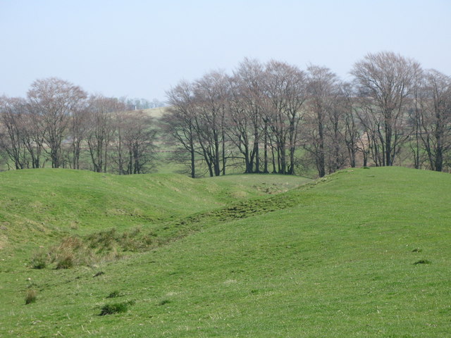 The line of Hadrian’s Turf Wall and its north defensive ditch east of Milecastle 51 By Mike Quinn CC BY-SA 2.0