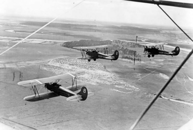 U-2 biplane trainers in flight