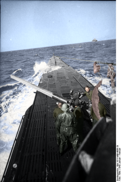 U-Boot U-123 in See, Recolored.Photo Tölle CC BY-SA 4.0