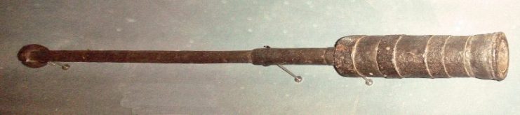 “Hand bombard”, France, 1390–1400. By PHGCOM CC BY-SA 4.0