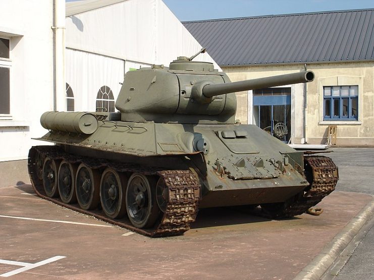 A T-34-85 tank on display at Musée des Blindés in April 2007. By Antonov14 CC BY-SA 2.5