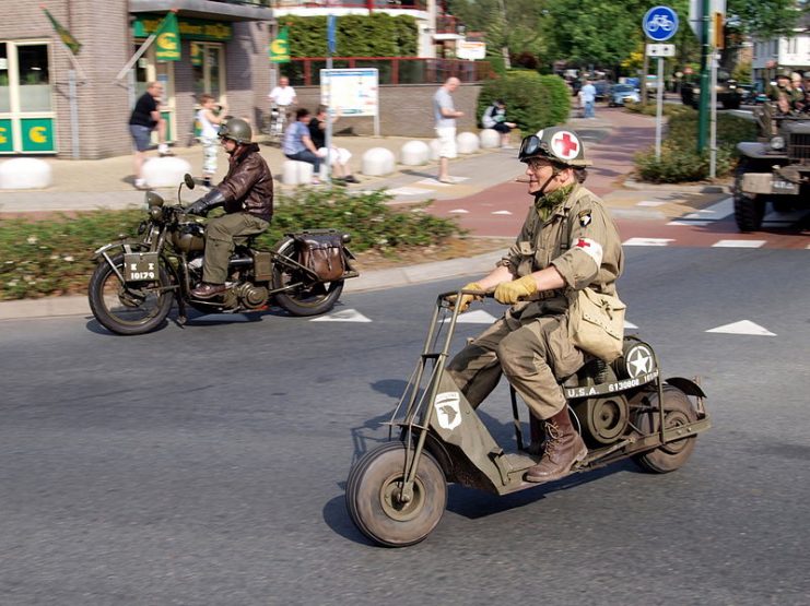 Cushman Model 53 Airborne Scooter. By Alf van Beem CC0