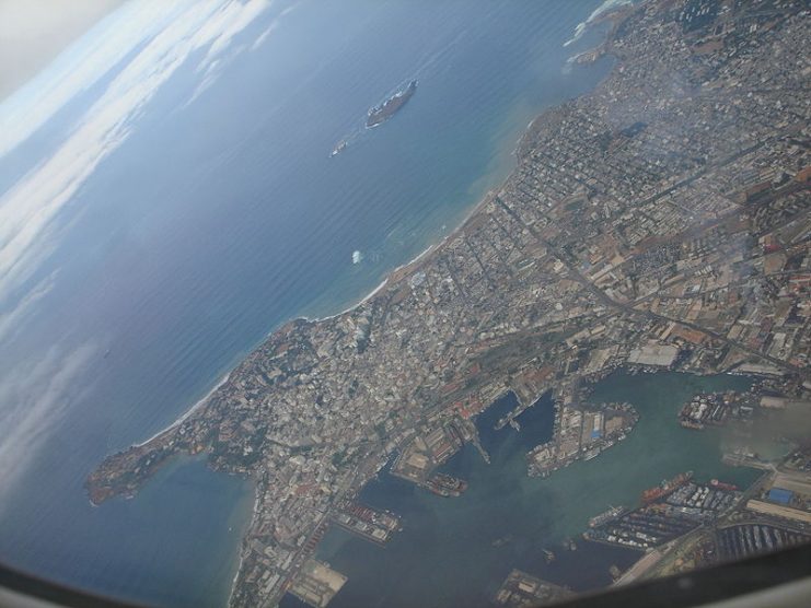 The port of Dakar in 2007. By KaBa CC BY 3.0