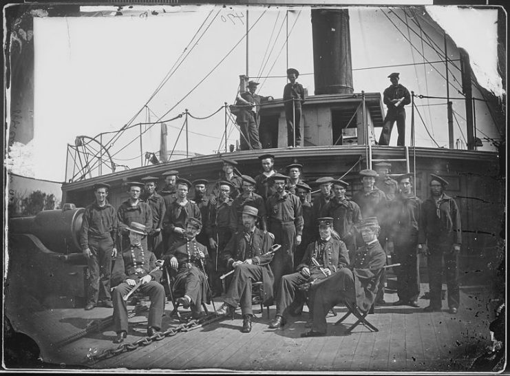 Gunboat “Agawan”, Officers and crew