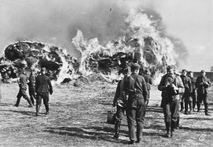 German soldiers during Barbarossa, 1941. By pic from Josef Gierse CC BY 3.0