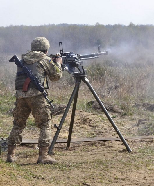A soldier with the Ukrainian Land Forces fires a Degtyaryov-Shpagin Large-Caliber heavy machine gun. By Staff Sgt. Adriana M. Diaz-Brown CC0