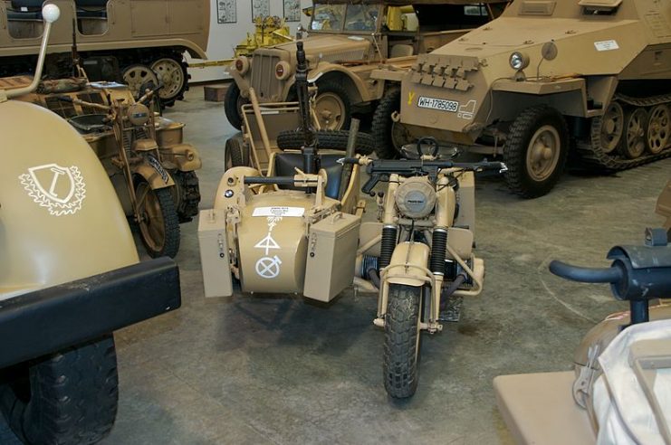 BMW R75 motorcycle with sidecar. By Sean O’Flaherty CC BY-SA 3.0