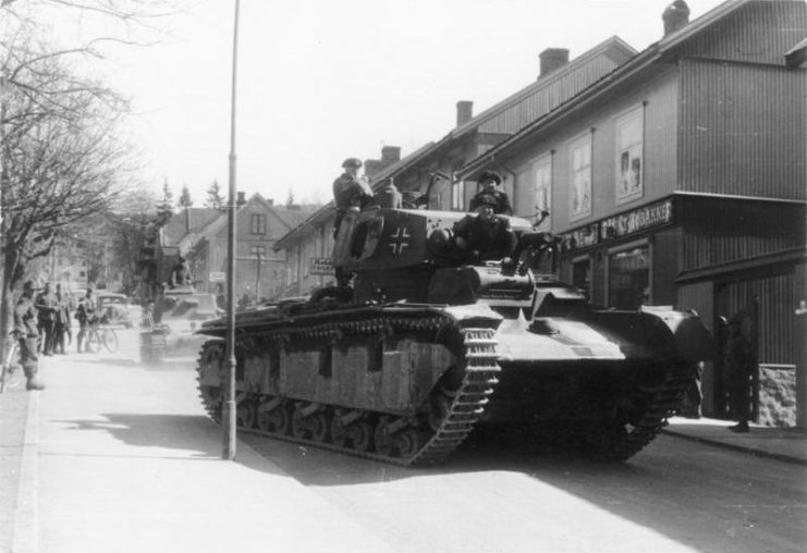 A German Neubaufahrzeug tank advancing through the streets of Lillehammer in April 1940.  By Bundesarchiv Bild CC-BY-SA 3.0