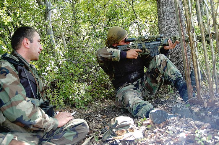 A Georgian sniper takes aim at Ossetian rebels. By Jonathan Alpeyrie CC BY-SA 3.0