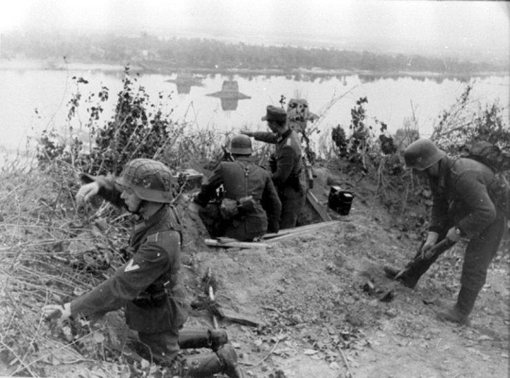 German soldiers manning defensive positions on the Dnieper