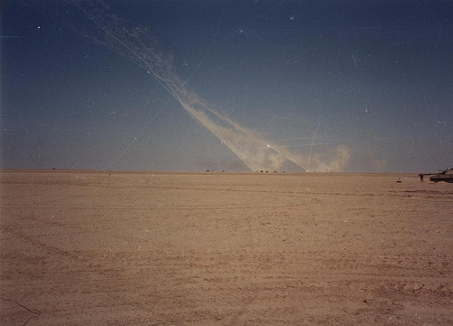 M270 Multiple Launch Rocket Systems attack Iraqi positions during the 1st Gulf War, February 1991.Photo: Don Brunett CC BY-SA 4.0