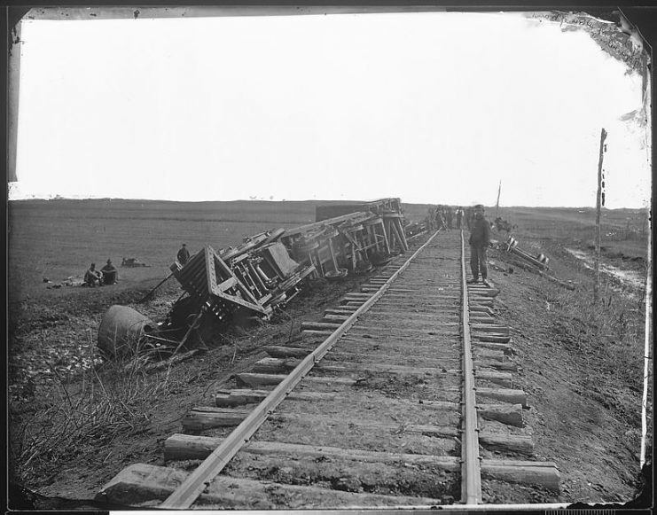 Picking up debris of trains after Pope’s retreat. Second Battle of Bull Run, 1862.