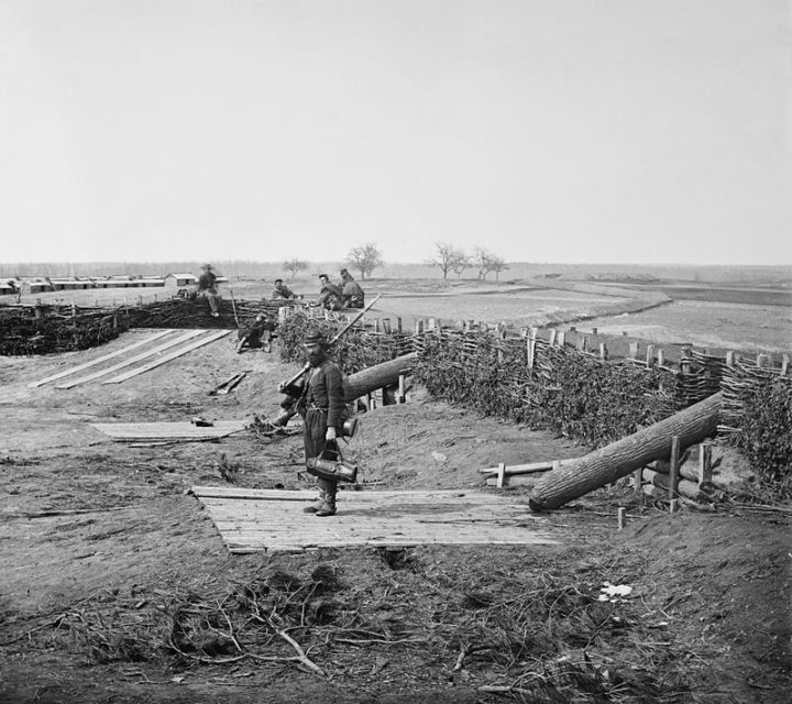 “Quaker guns” (logs used as ruses to imitate cannons) in former Confederate fortifications