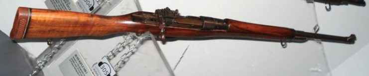 Canadian Ross Rifle, displayed at the Royal Canadian Regiment Military Museum in London, Ontario. By Balcer CC BY 2.5