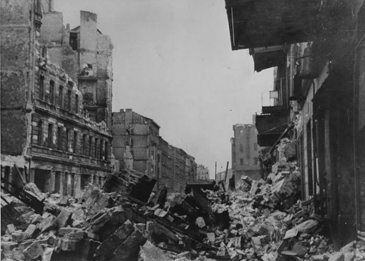 Ruins of Berlin – Friedrichshain Frankfurter Allee Lasdehner Strasse 26 2 1945
