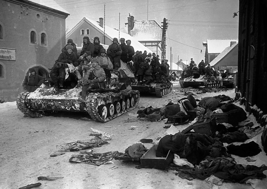 Soviet troops during the Siege of Königsberg.