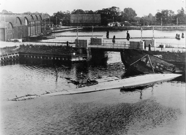 Søbjørnen sunken 0422 at Holmen, 29 August 1934