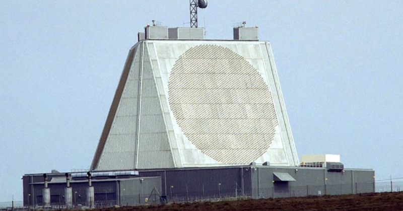 BMEWS solid-state phased-array radar at RAF Fylindales By Spliced CC BY-SA 3.0