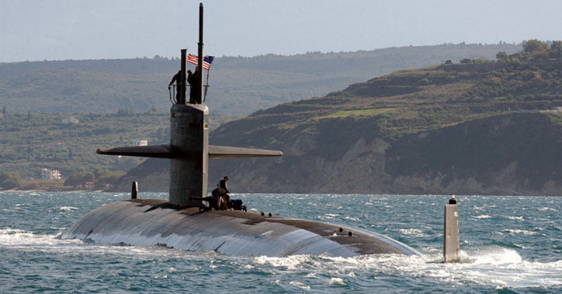 The Los Angeles class nuclear-powered attack submarine USS Memphis (SSN 691) heads out to sea following a brief port visit at Souda Bay, Crete, Greece. 