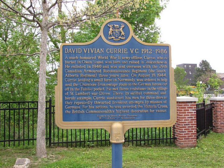 Commemorative plaque honoring David Currie, downtown Owen Sound. Photo: Tabercil – CC-BY-SA 3.0