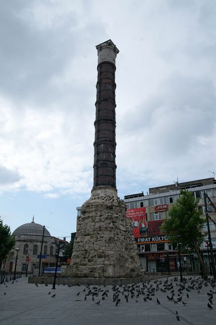 The Column of Constantine, built by Constantine I in 330 to commemorate the establishment of Constantinople as the new capital of the Roman Empire.Photo: Sandstein CC BY 3.0