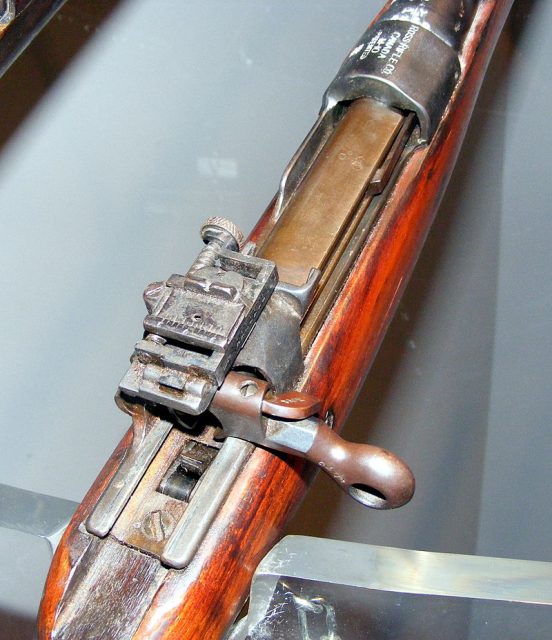 Canadian Ross Rifle, displayed at the Royal Canadian Regiment Military Museum in London, Ontario. The stamp on the rifle itself indicates that this is the M-10 version (i.e. Mk. 3). Source: Photo: Balcer CC BY 2.5
